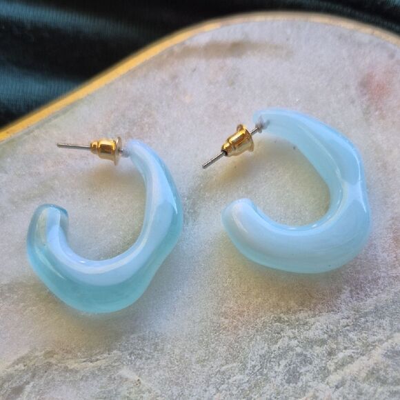 Fashion Jewelry Light Blue Curved Earrings - Picture 1 of 6